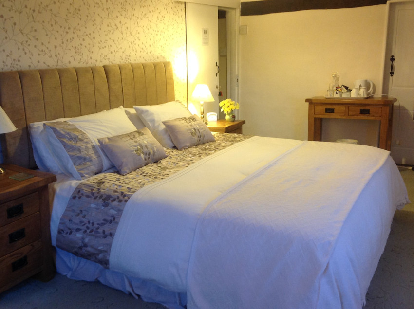bed and breakfast B&B four star farmhouse in Ipswich and Suffolk